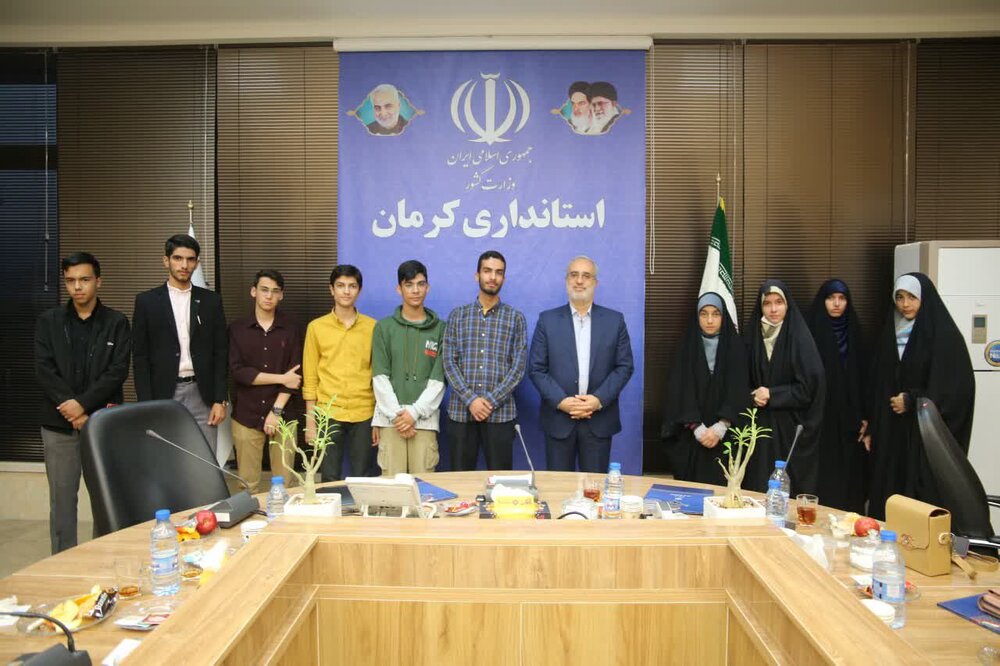 آغاز به کار شورای مشورتی نوجوانان در استانداری کرمان