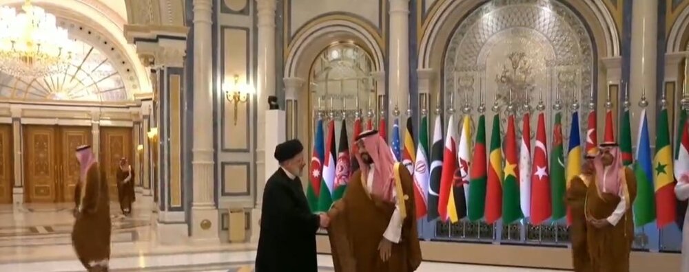 ورود رئیسی به محل اجلاس سازمان همکاری اسلامی با استقبال بن سلمان
