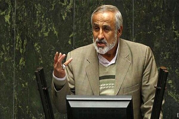 مجلس با استعفای الیاس نادران مخالف کرد