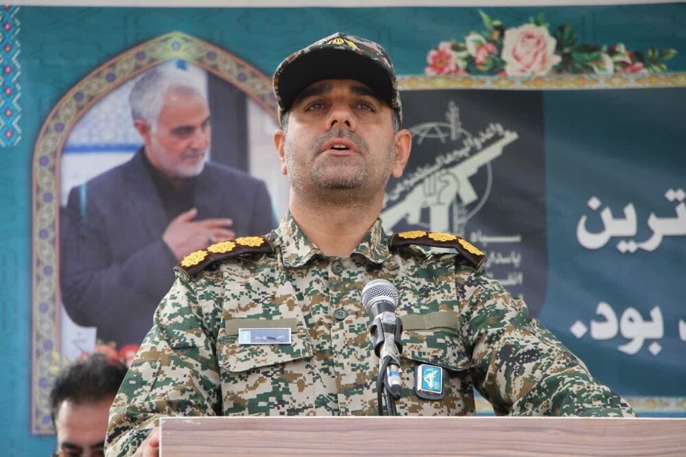 بسیجیان رهروان مکتب امام حسین(ع) هستند