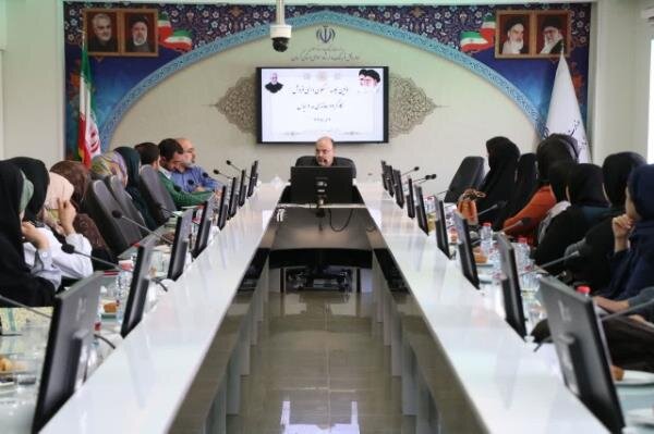 طرح های برگزیده طراحان مد و لباس استان کرمان به تولید می رسد