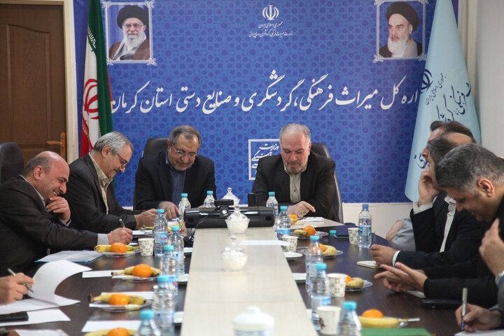 زندگی مردم در محدوده آثار تاریخی نباید مختل شود