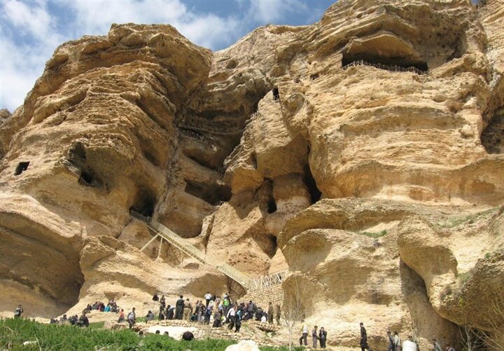 لزوم ورود مسئولان کردستان برای توقف ساخت‌وساز در حریم غار کرفتو