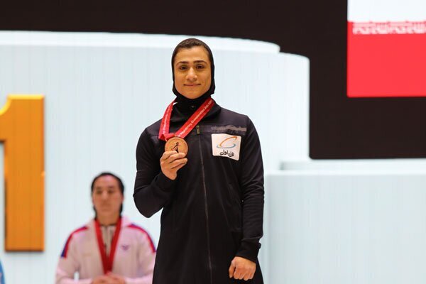 بانوی وزنه‌بردار فارسی راهی قطر شد