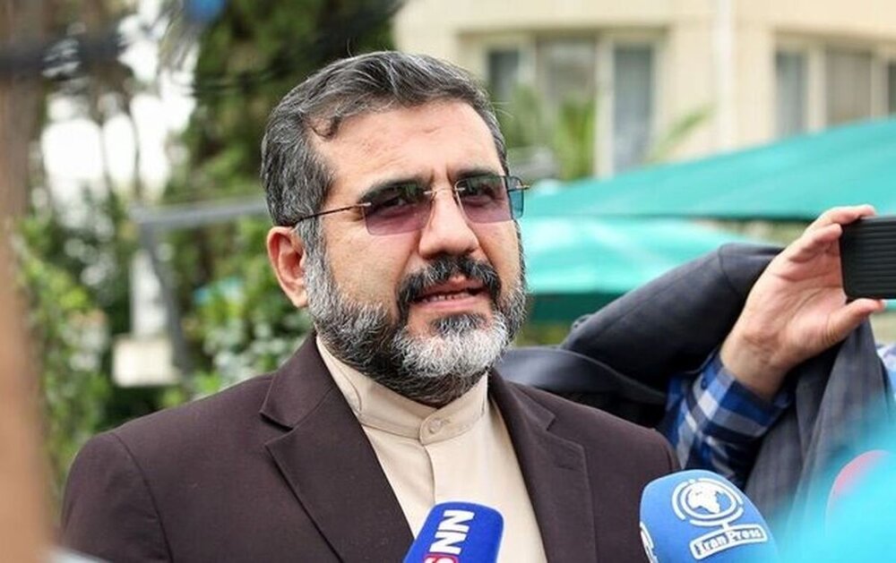 درجه هنری مرحوم پروانه معصومی صادر شده بود