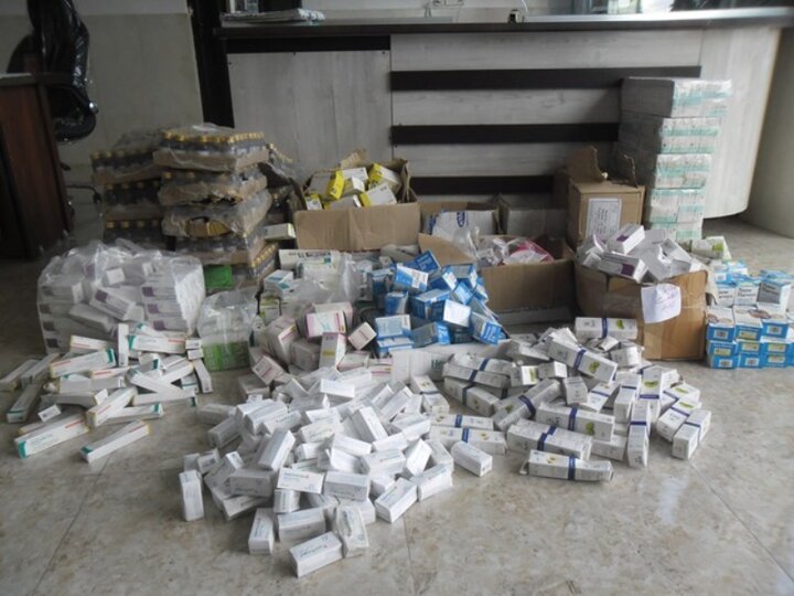 کشف و ضبط یک‌هزار و ۱۰۰ قلم دارو و مکمل خارج از شبکه