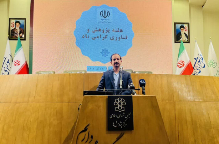 آموزش سالانه ۳۰۰ هزار دانشجو