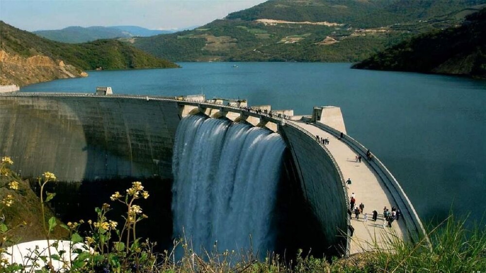 سالانه ۱۲ میلیارد مترمکعب آب از لرستان خارج می‌شود