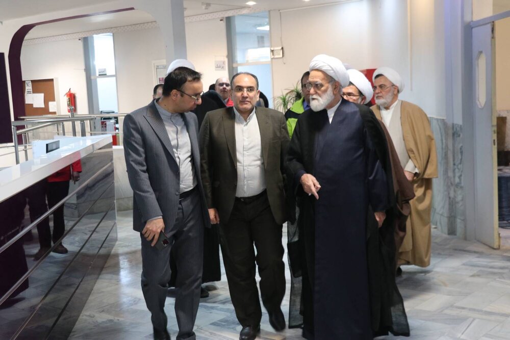 بازدید نماینده ولی فقیه در هلال احمر از مجتمع بهداشتی شهید مغفوری کرمان
