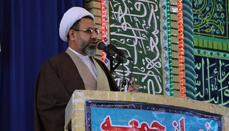 در دفاع از امام جامعه، به شهدا و حضرت زهرا(س) اقتدا کنیم