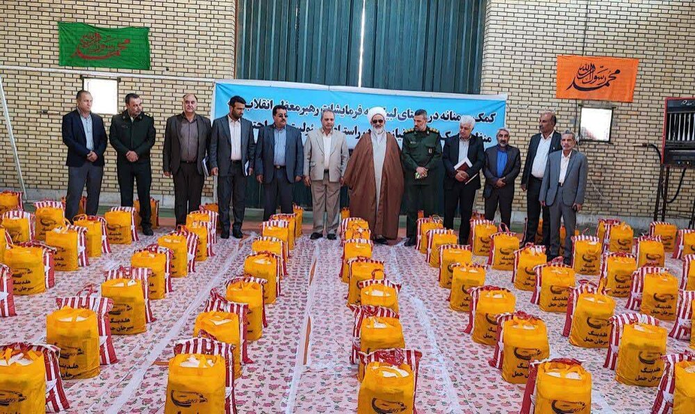 توزیع ۲۵۰ بسته معیشتی همزمان با ایام فاطمیه در سیرجان