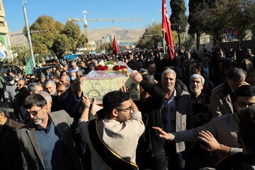 گزارش تصویری تشییع پیکر شهدای گمنام در شیراز