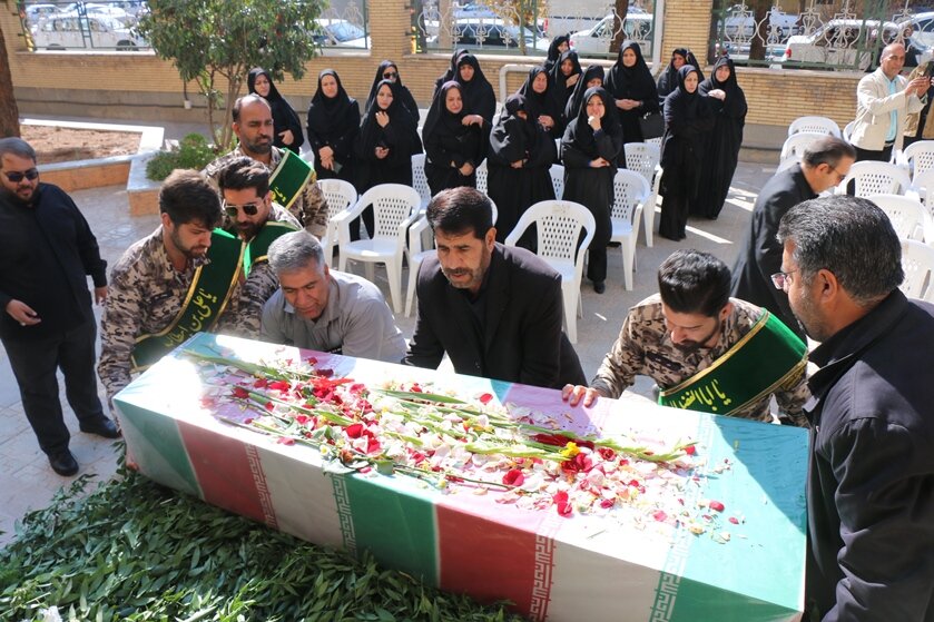کرمان میزبان لاله های گمنام