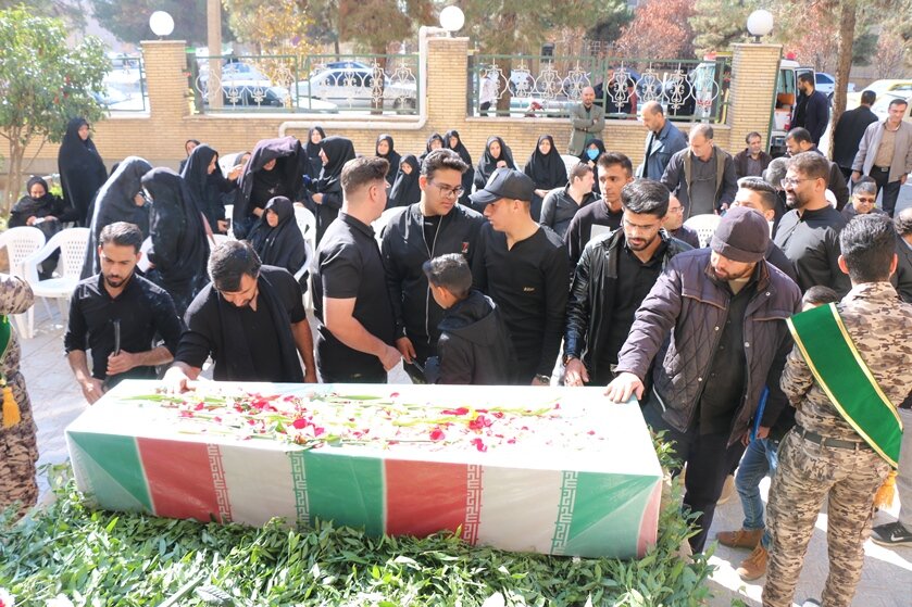 کرمان میزبان لاله های گمنام