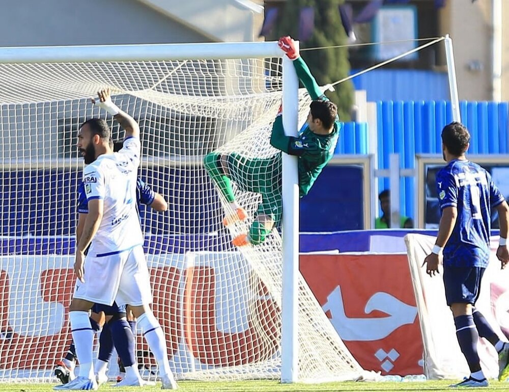 بازی گل گهر سیرجان و استقلال
