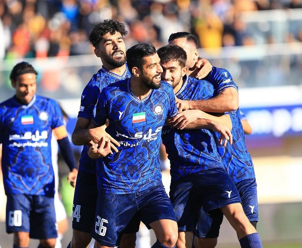 بازی گل گهر سیرجان و استقلال