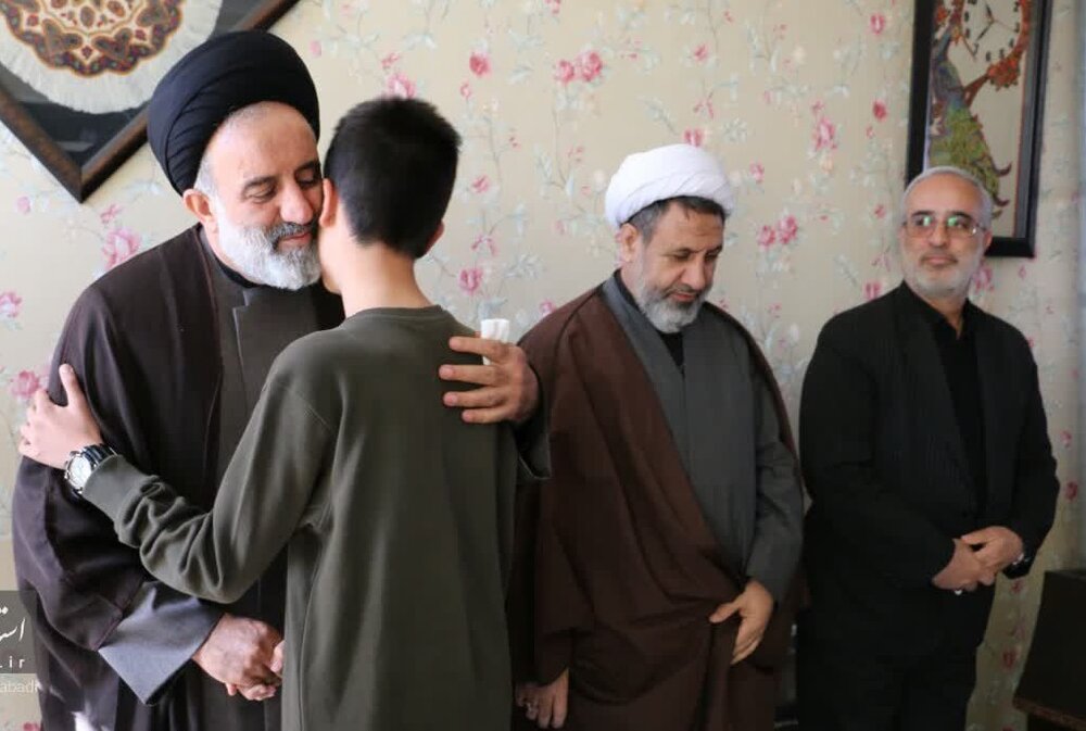 ابلاغ پیام تسلیت رهبر انقلاب به خانواده شهدای کرمان