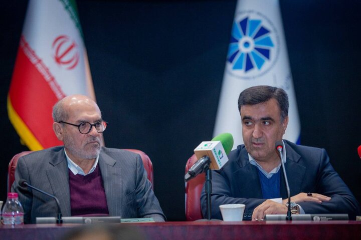 امضای تفاهم نامه بین سازمان محیط زیست و اتاق تهران برای کاهش آلودگی هوا