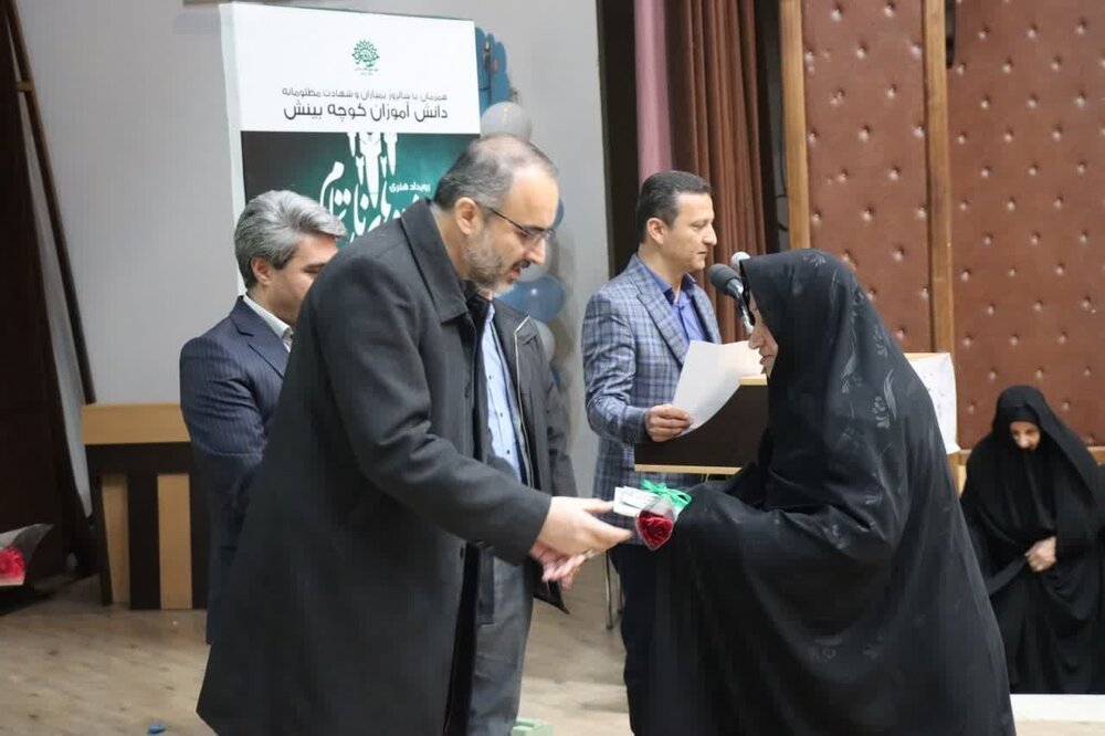 ۳ اثر هنری تولید شده حوزه هنری زنجان در محفل «مشقهای ناتمام» رونمایی شد