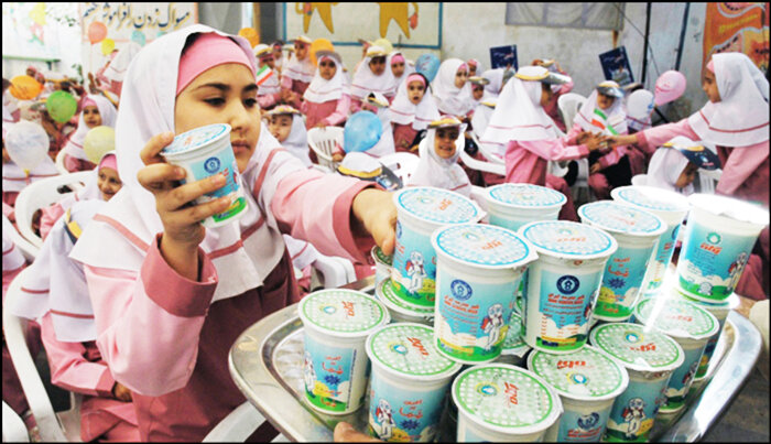 توزیع ۸۶۰ هزار پاکت شیر در مدارس استان کرمان