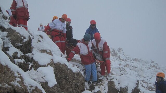 تلاش امدادگران برای یافتن پنجمین کوهنورد مفقود شده در ارتفاعات نیشابور