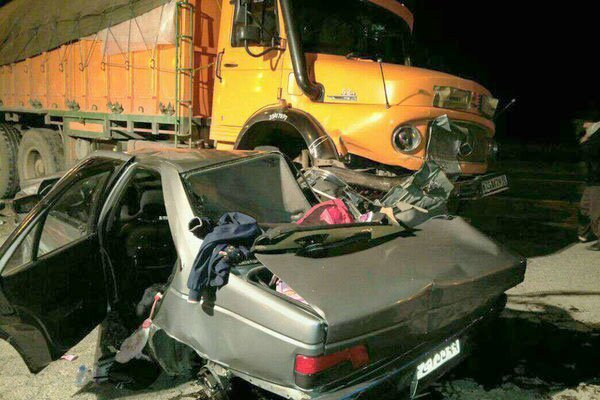 دو کشته و سه مصدوم در برخورد کامیون با خودرو سواری