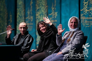 حاشیه‌های روز نخست جشنواره فیلم فجر