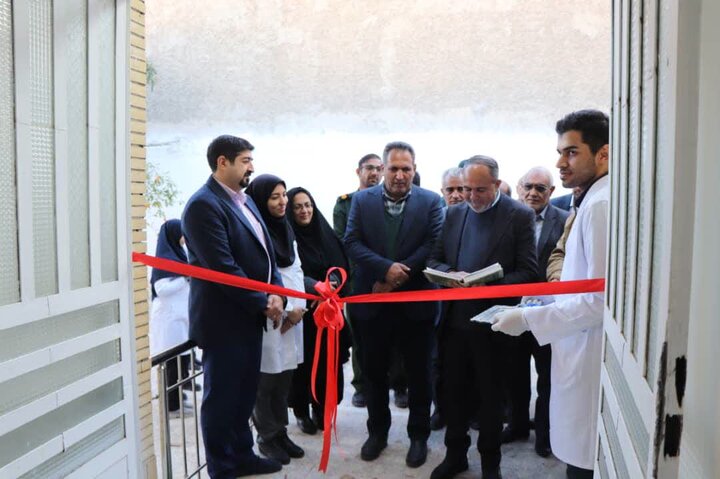 افتتاح ۲۱ پروژه صنعتی، عمرانی و درمانی  در شهرستان سروستان