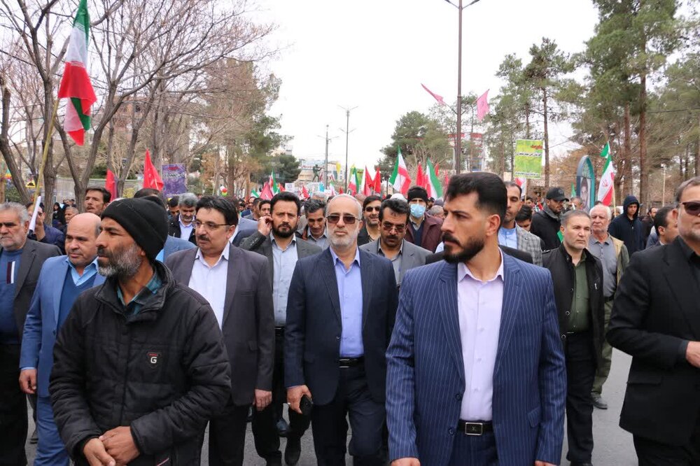 مردم کرمان پای عهد خود با حاج قاسم و شهدا مانده اند