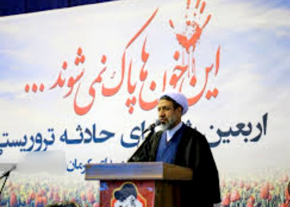 در حادثه کرمان، خون شیعه و سنی با هم ریخته شد