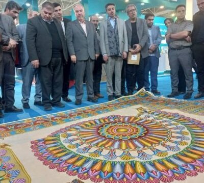 از فرش “مانا نیک” رفسنجان در تهران رونمایی شد