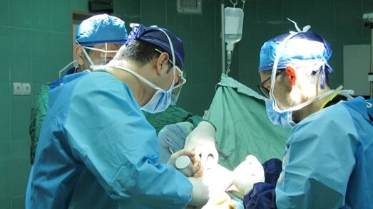 جراحی تعویض مفصل زانو برای نخستین بار در بیمارستان امام خمینی(ره) استهبان