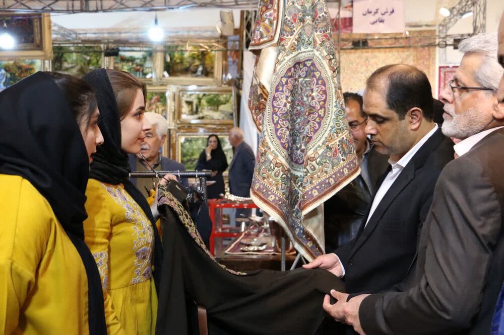 ضرورت احداث دبیرخانه دائمی فرش در کرمان