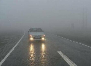 مه گرفتگی شدید در برخی جاده های جنوب کرمان