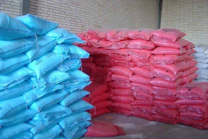 توزیع هزار و ۸۰۰ تن کود شیمیایی در ارسنجان