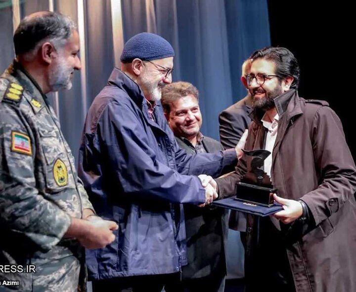 برگزیده شدن هنرمند مازندرانی در چهارمین جشنواره ملی تئاتر سنگر