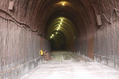 افتتاح تونل شماره ۶ خط ریلی سیرجان - بردسیر