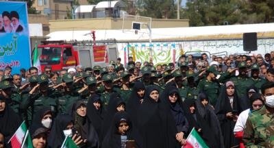 اهتزاز پرچم جمهوری اسلامی دیار کریمان