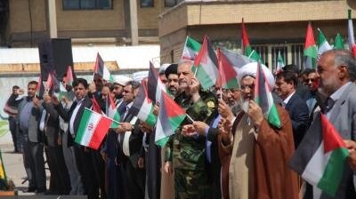 اهتزاز پرچم جمهوری اسلامی دیار کریمان