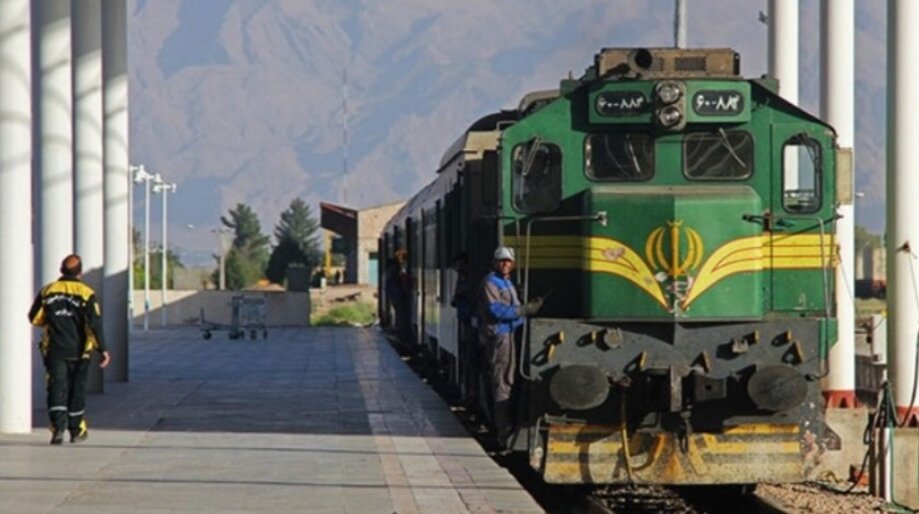 ایران روی ریل آینده