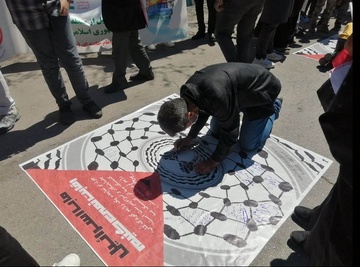 سنگ تمام مردمان ملک سلیمان در روز غزه