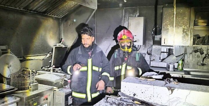 مهار آتش‌ سوزی مغازه فست‌ فود در کرمان