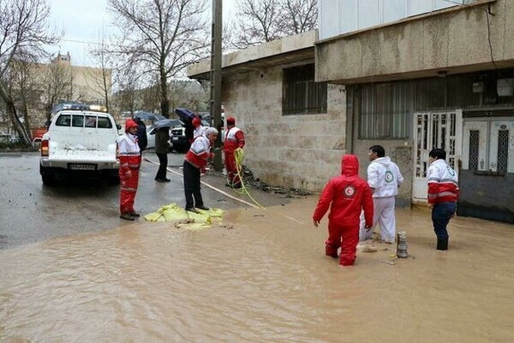 امدادرسانی به ۶۲۰۰ نفر در سیل و آبگرفتگی ۱۳ استان