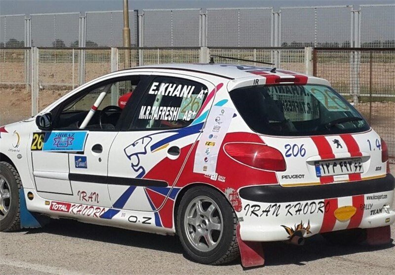 هر گونه بغل نویسی بر روی شیشه و بدنه خودرو ممنوع است