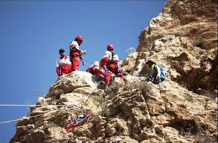 نجات 6 کودک گرفتار در کوه های صاحب الزمان کرمان