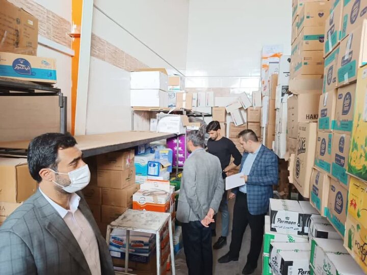 کشف انبار غیرمجاز تجهیزات پزشکی مصرفی قاچاق در شیراز