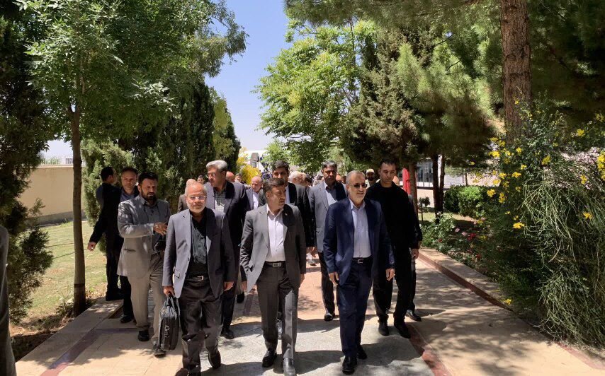 استقبال کرمانی ها از مقامات کشوری و سفرای خارجی