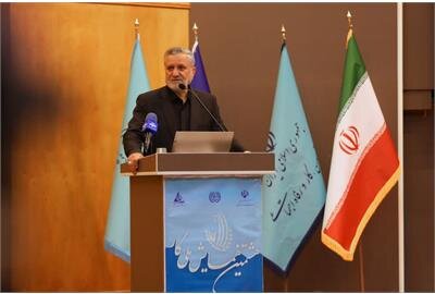 دولت تمام توان خود را برای بهبود حال کارگر به کار گرفته است/ حضور مردم در مراسم تشییع شهدای خدمت آرامبخش، امنیت آور و دشمن شکن بود