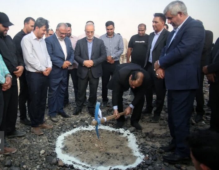 کلنگ کارخانه کنستانتره سنگ آهن جیرفت به زمین خورد کلنگ کارخانه کنستانتره سنگ آهن جیرفت به زمین خورد