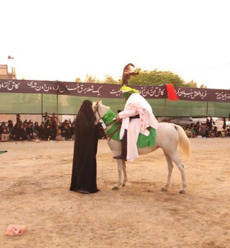 گزارش تصویری/ تعزیه روز عاشورا (شهادت امام حسین ع) در محله چاه قائد لامِرد فارس  عکاس : سعید نگهدار